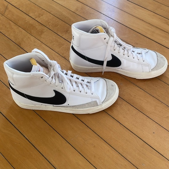 Nike Women's Blazers - Picture 7 of 12